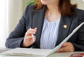 女性弁護士の写真